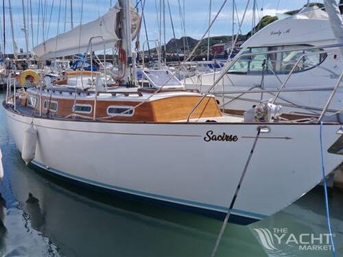 Classic Yacht Robertson 35