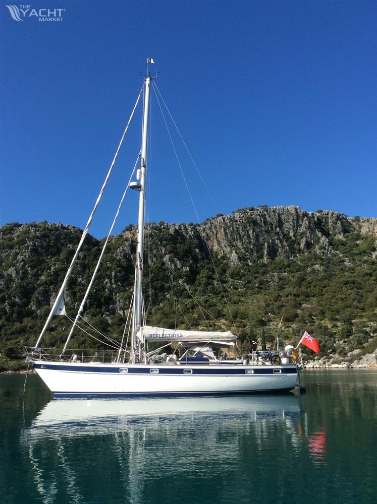 Hallberg Rassy 42