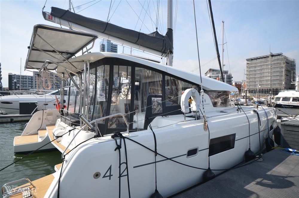 Lagoon 42