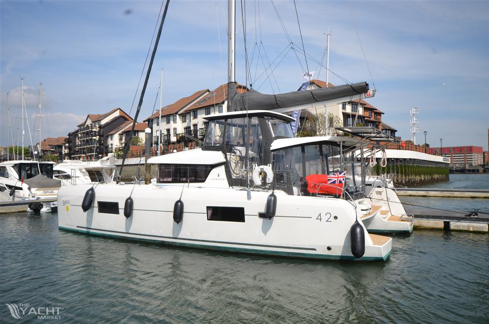 Lagoon 42