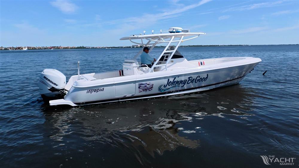 Intrepid 327 CC