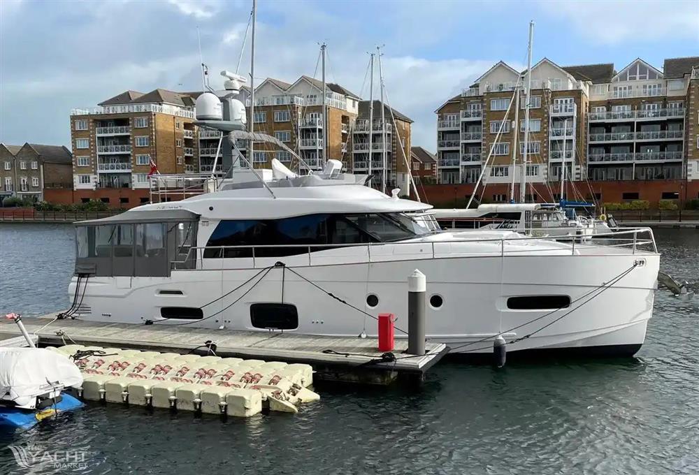 Azimut Magellano 53
