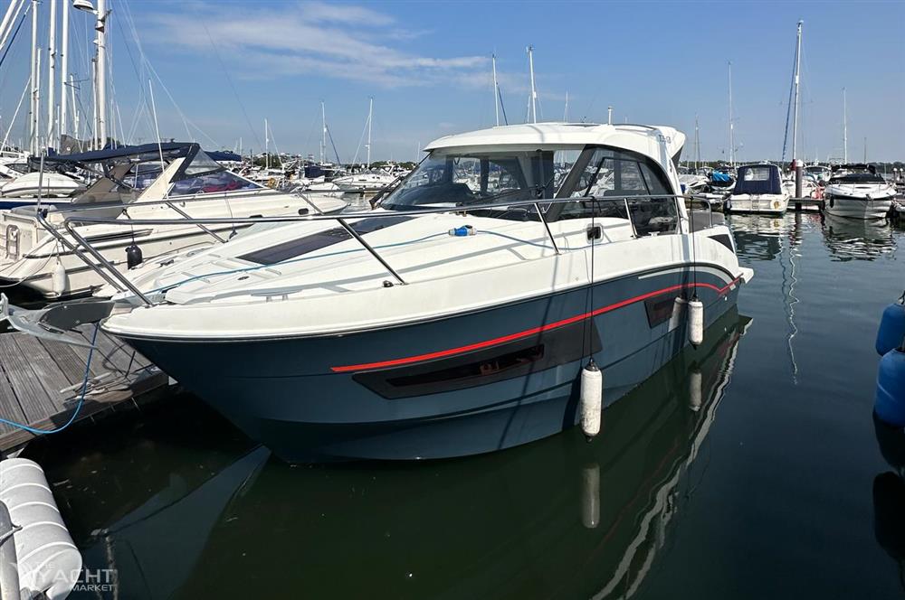 Beneteau Antares 9