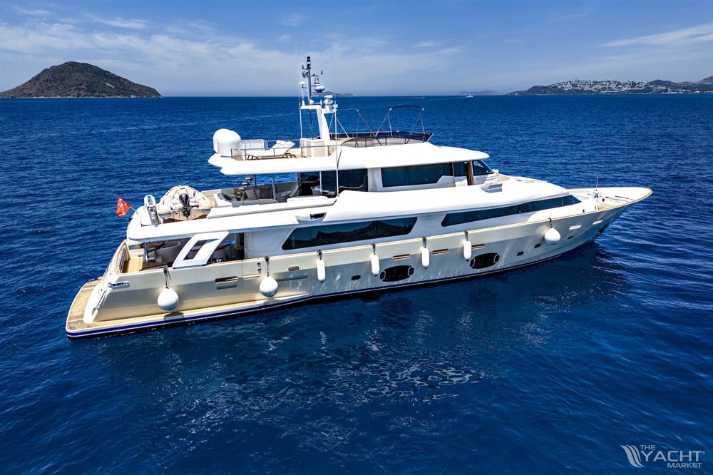 Custom Line Navetta 33 Crescendo