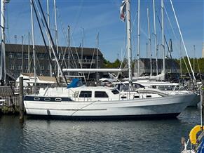 - Finnrose 45 Deck saloon