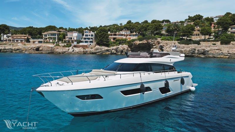 Ferretti 550