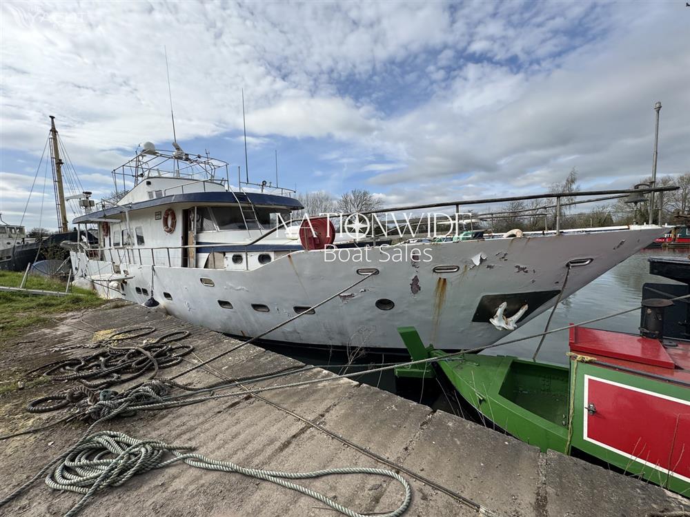 CRN 24m (78ft 8&#39;) Super Yacht