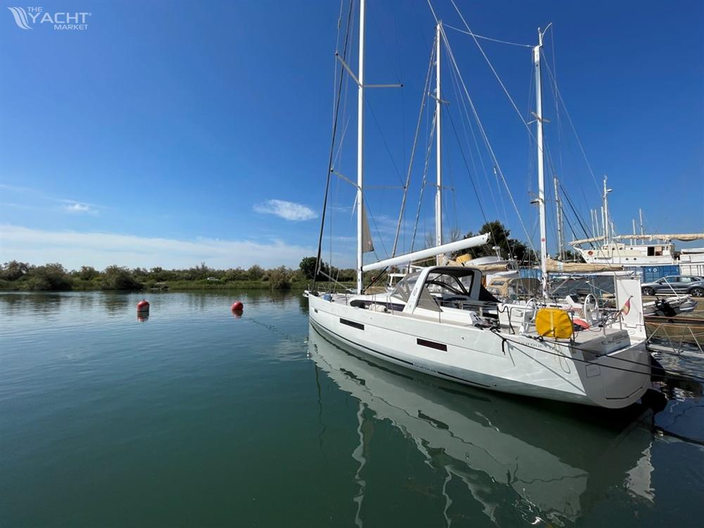 Dufour 61 - Default Image