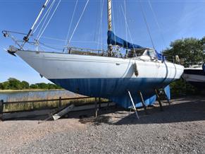 Camper & Nicholson 42