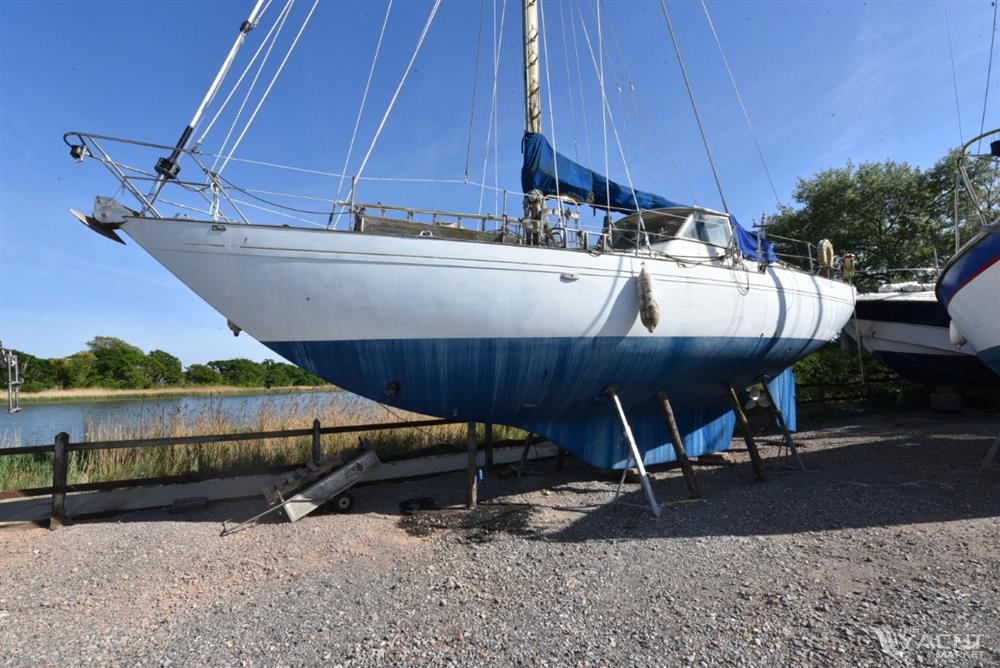 Camper &amp; Nicholson 42