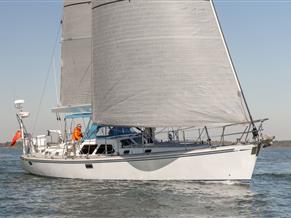 QUEEN LONG MARINE Hylas 54 Raised Saloon