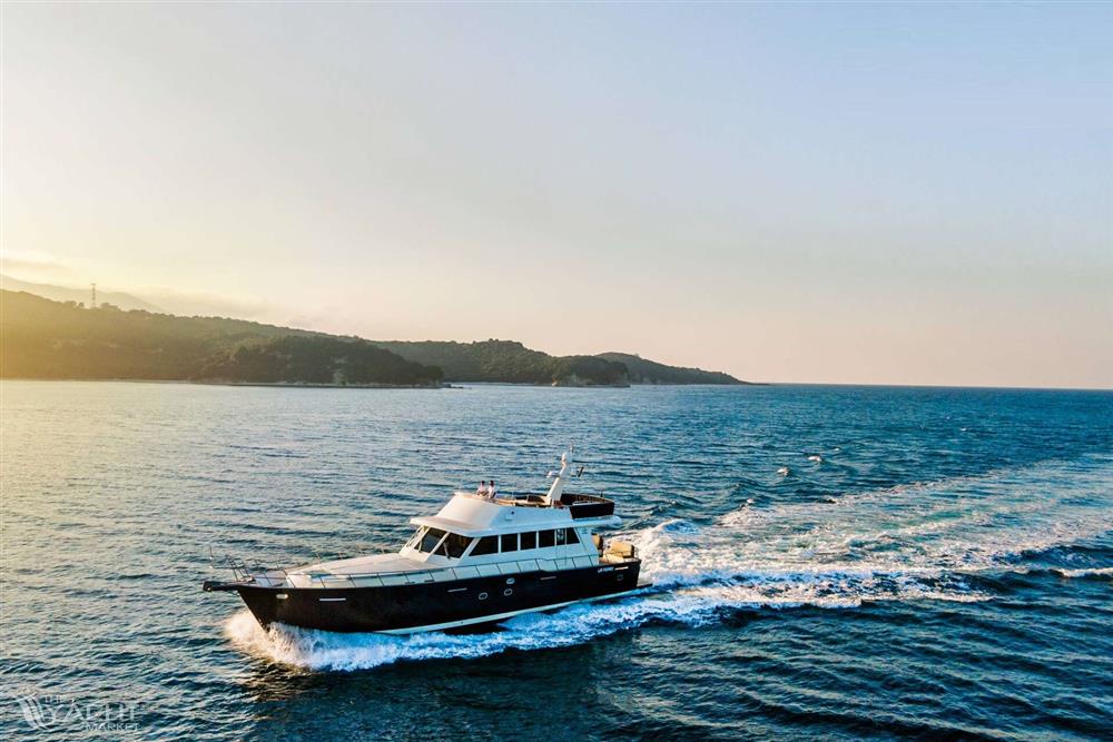 Explorer Trawler 65