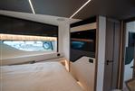 Sunseeker 75 Sport Yacht - 29 - VIP Cabin