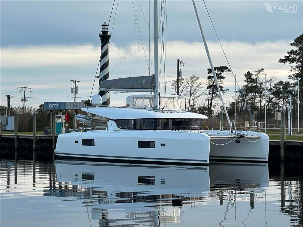 Lagoon 42