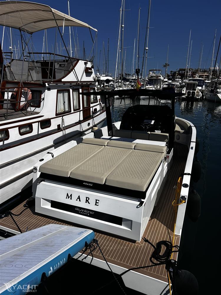 De Antonio Yachts D28 - Sleek and sporty – De Antonio D28 Open exterior profile