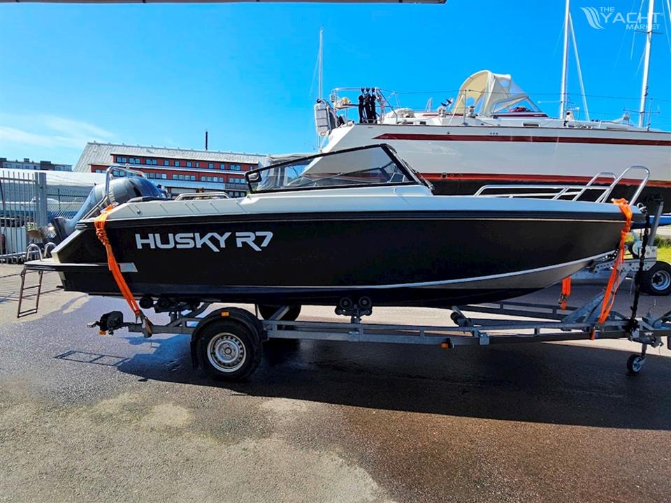 Husky R7