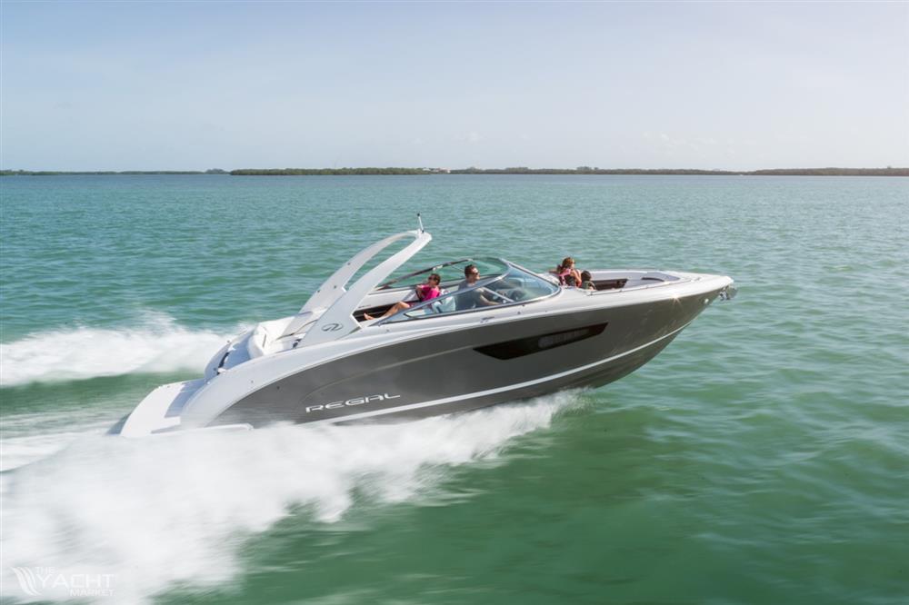 Regal 3300 Bowrider