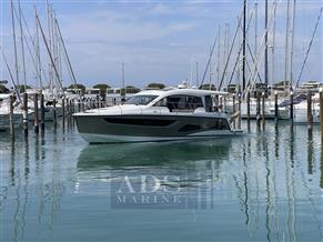Sealine C390