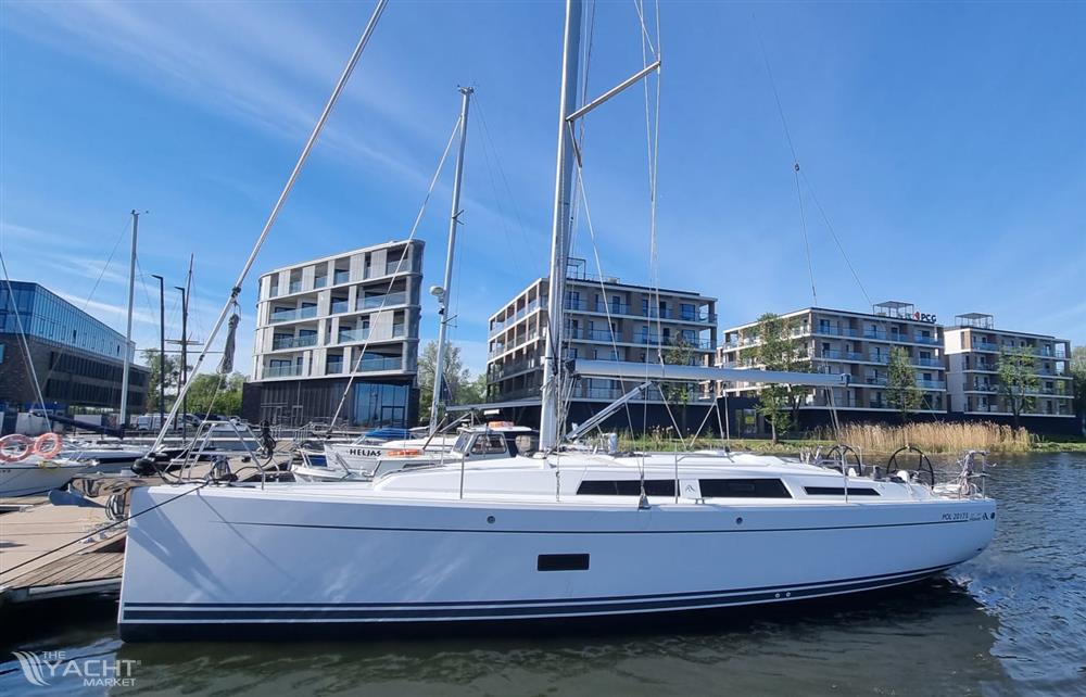 Hanse 348