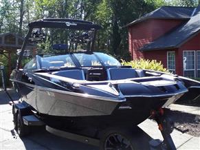Malibu Wakesetter 22 MXZ