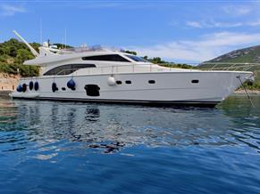 Ferretti 681