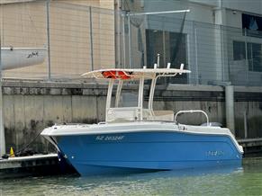 Robalo R222 Centre Console