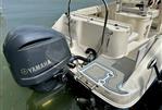 Robalo R222 Centre Console