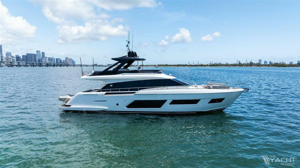 Ferretti Yachts 670