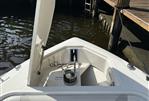Boston Whaler 280 Outrage - Windlass