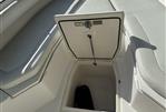 Boston Whaler 280 Outrage - Bow Storage
