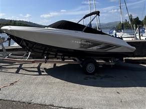 Regal 2000 ESX Bowrider