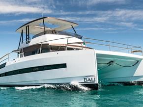 BALI 4.3 POWER CATAMARAN