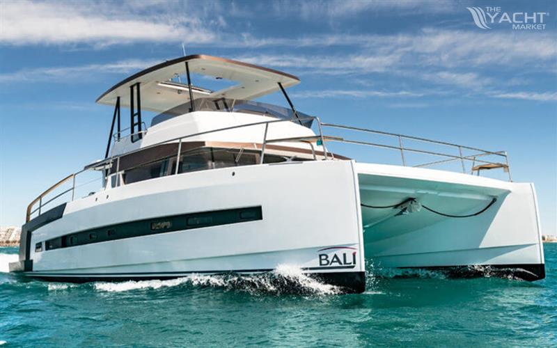 BALI 4.3 POWER CATAMARAN