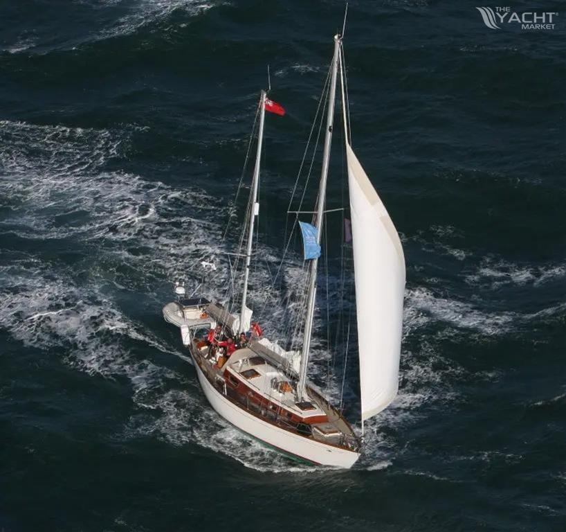 Cheoy Lee Offshore 41