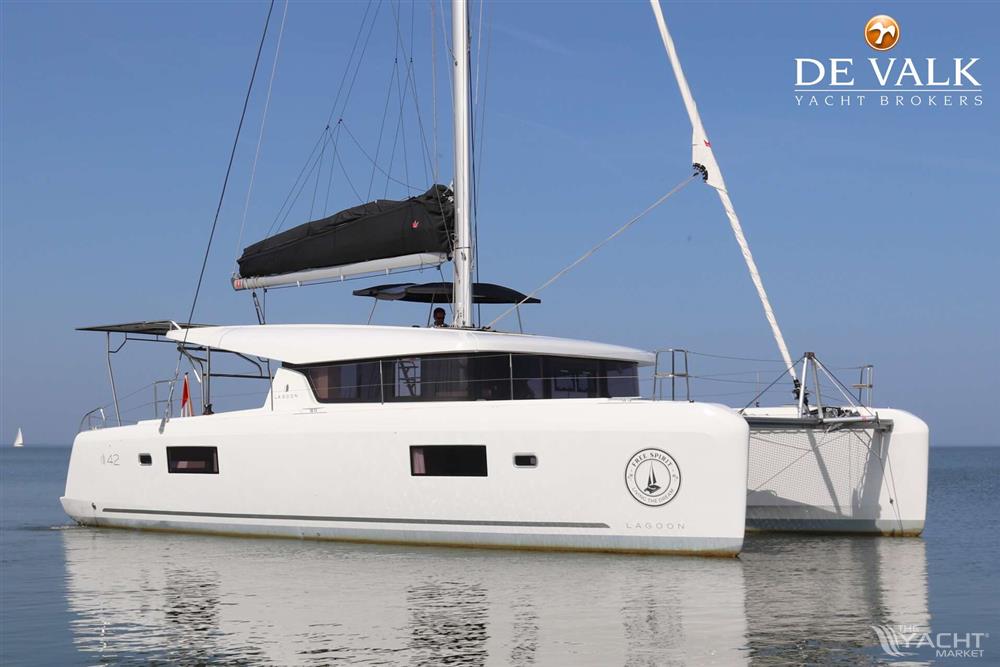 Lagoon 42 - Picture 1