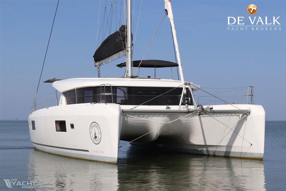 Lagoon 42 - Picture 1