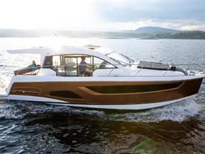 Sealine C390