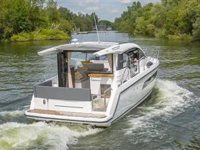 Sealine C335
