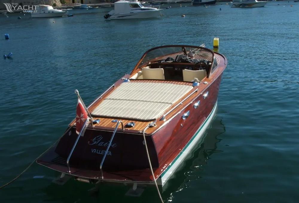 Custom Gentlemens Motor launch