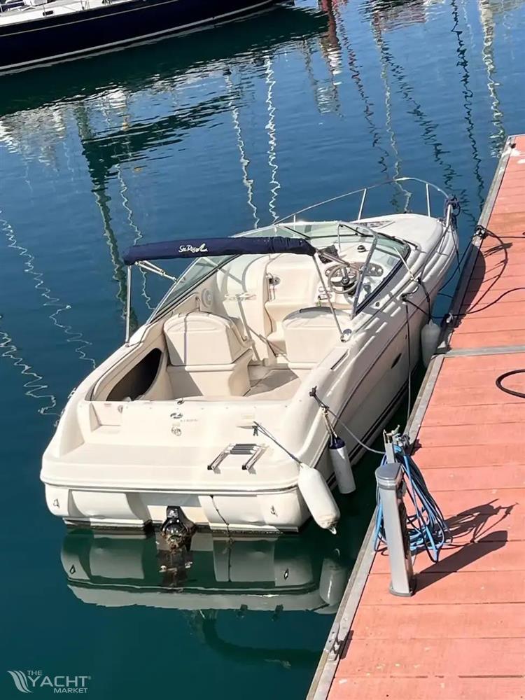 Sea Ray 215 Weekender