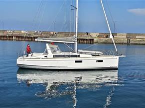 Beneteau Oceanis 38.1