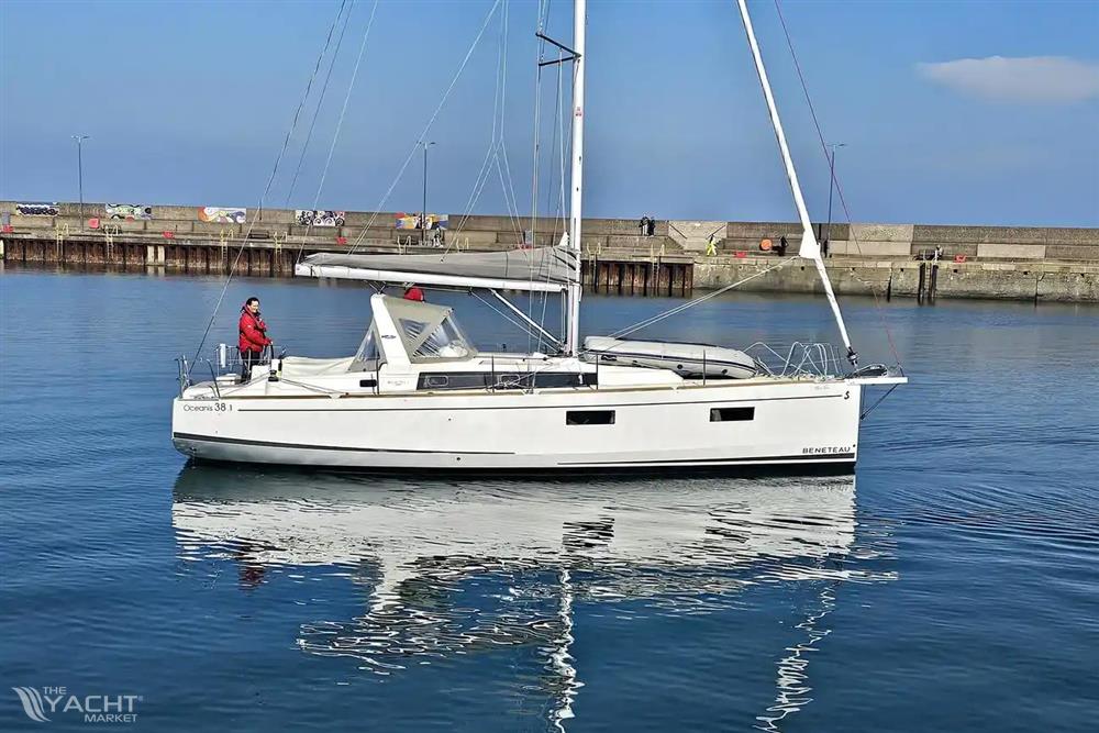 Beneteau Oceanis 38.1