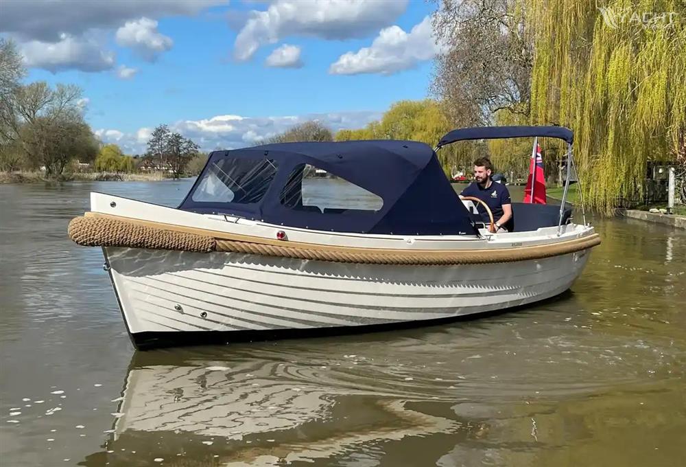 Interboat 22 Xplorer