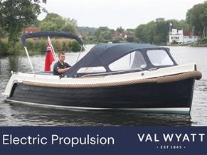 Interboat Intender 700