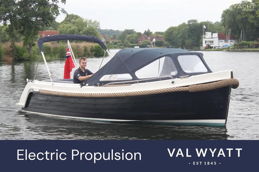 Interboat Intender 700