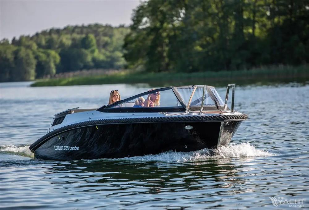 Corsiva 625 Tender