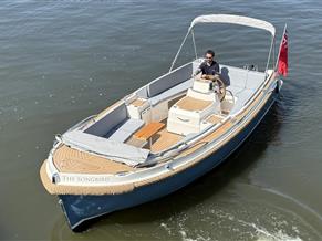 Interboat Intender 820