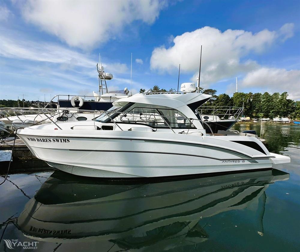 Beneteau Antares 8 - Default Image
