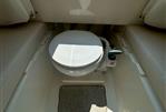 Bayliner 742 Cuddy - Bayliiner 742 Cuddy - Toilet