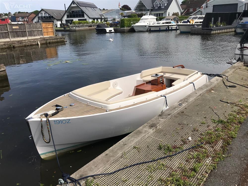 English Harbour Yachts 16